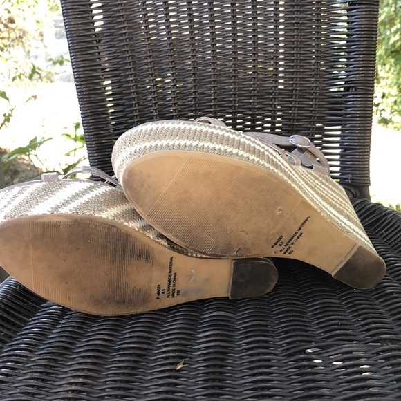 Steve Madden women’s taupe platform sandals - Picture 5 of 6